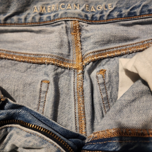 American Eagle Distressed Jeans - Picture 2 of 4